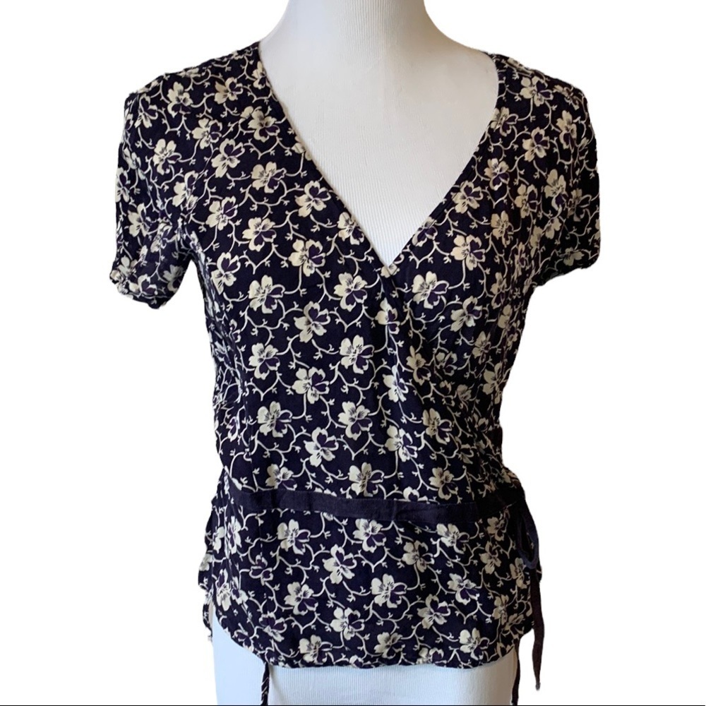 Sundance Women 100% Silk Floral Short Sleeve Wrap Top Navy Cream 10 Fairy whimsi